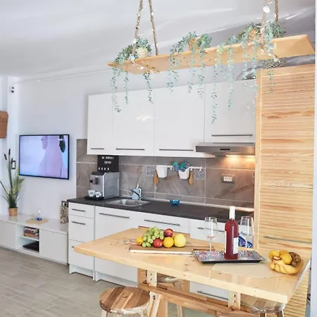 Three Lights By Alz Năvodari